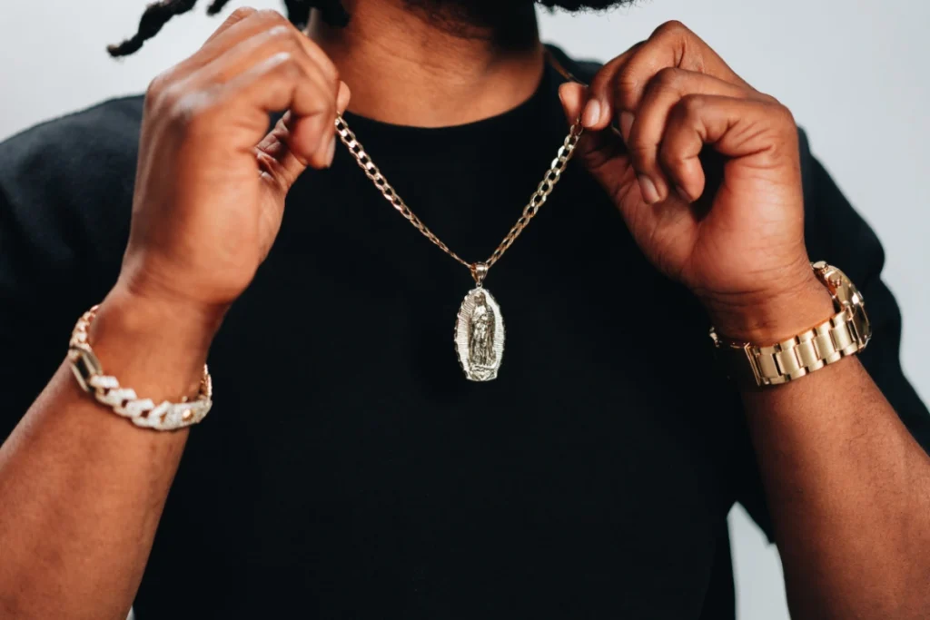 How To Choose The Right Silver Chain Necklace Silver Chain Necklace