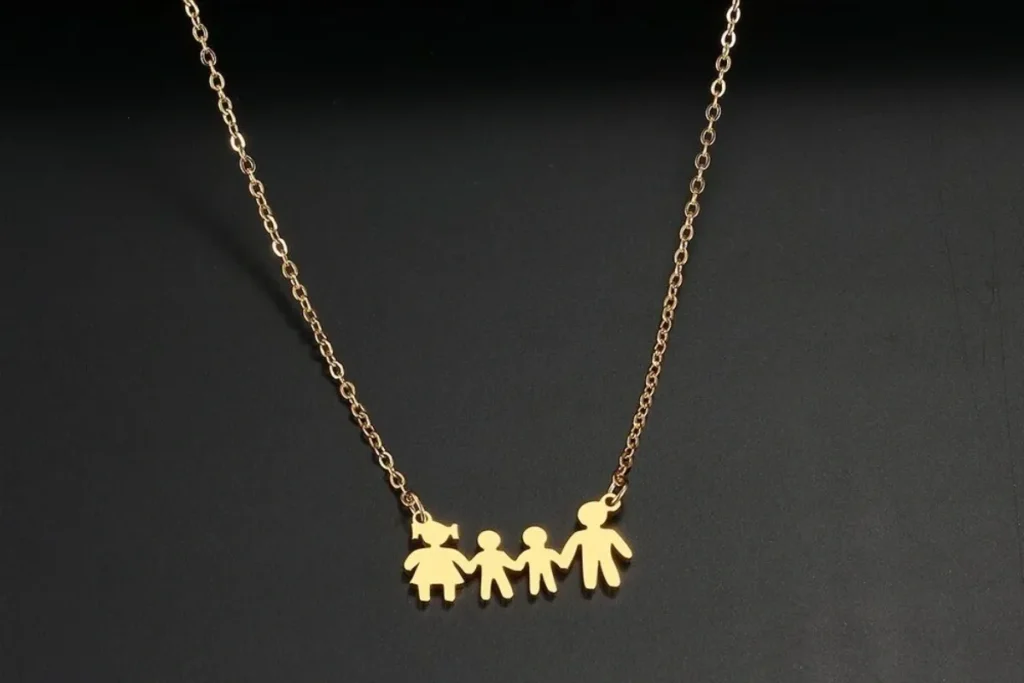 Personalized Family Necklace Designs That are Trending Personalized Family Necklace