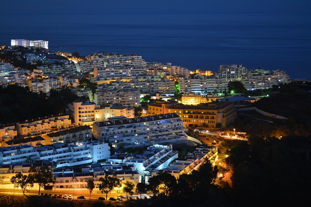Costa del Sol Hotels for Beach Days, Golf and Easy Evenings